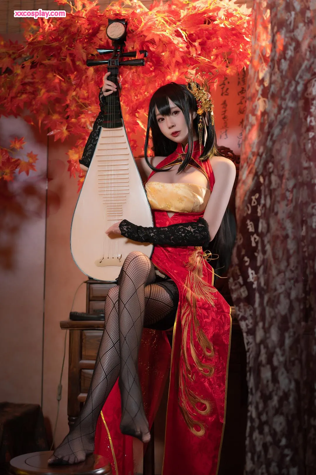 Saionji Nanka as Taihou in Seductive Qipao